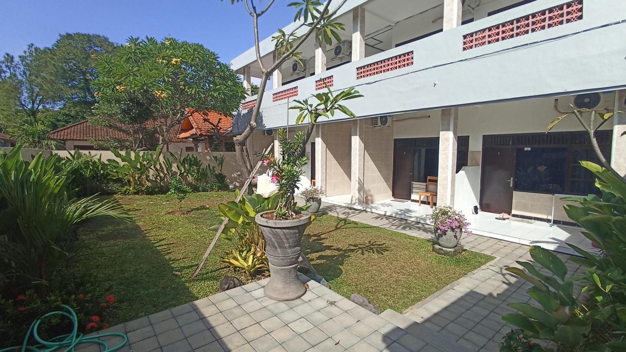 Pondok Nuri Homestay 2 Санур Экстерьер фото